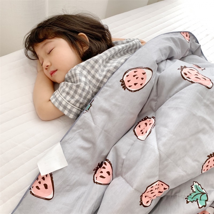 91家纺网 家纺一手货源 找家纺 昔可 2019新款纯棉夏被 小草莓灰