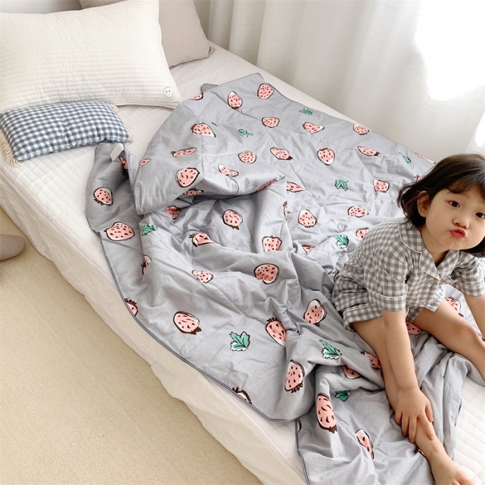 91家纺网 家纺一手货源 找家纺 昔可 2019新款纯棉夏被 小草莓灰
