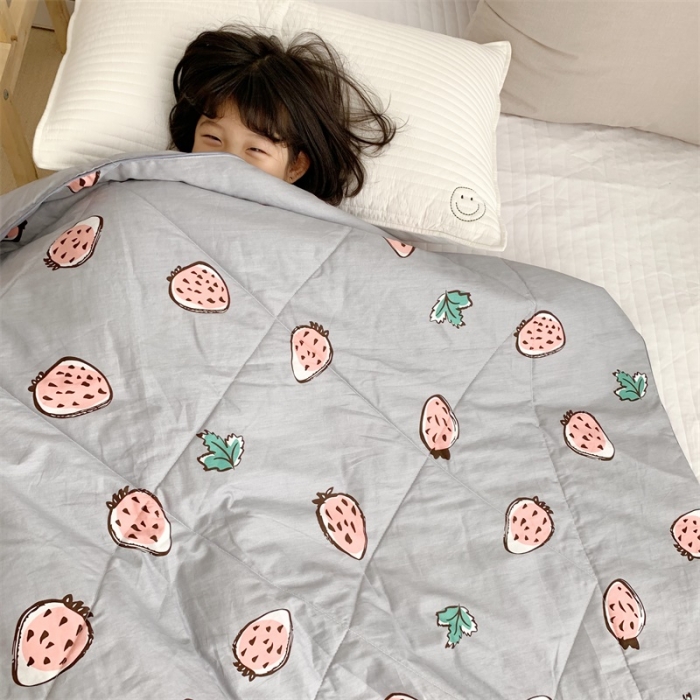 91家纺网 家纺一手货源 找家纺 昔可 2019新款纯棉夏被 小草莓灰