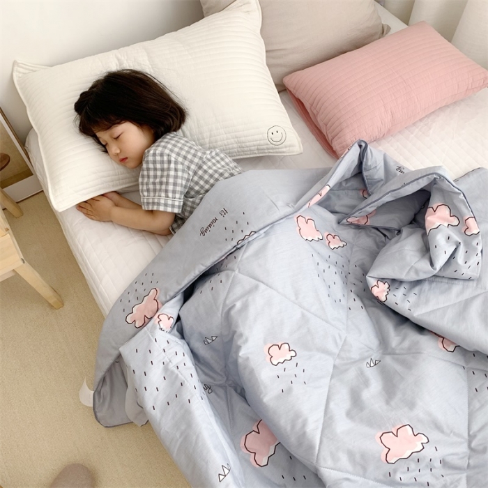 91家纺网 家纺一手货源 找家纺 昔可 2019新款纯棉夏被 云朵雨滴