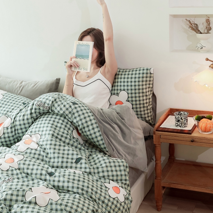 91家纺网 家纺一手货源 找家纺 昔可 2019新款13372棉加绒花卉系列四件套 格子花