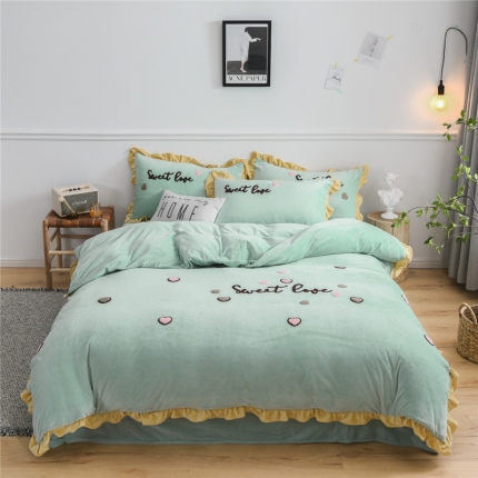 91家纺网 家纺一手货源 找家纺 （总）昔可 2019新款COCO宝宝绒毛巾绣四件套模特图