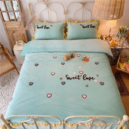 91家纺网 家纺一手货源 找家纺 昔可 2019新款COCO宝宝绒毛巾绣四件套实拍图 豆绿