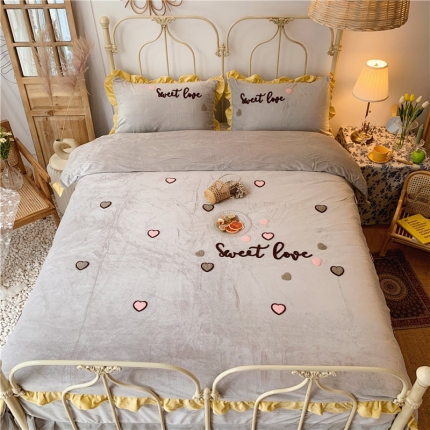 91家纺网 家纺一手货源 找家纺 昔可 2019新款COCO宝宝绒毛巾绣四件套实拍图 灰