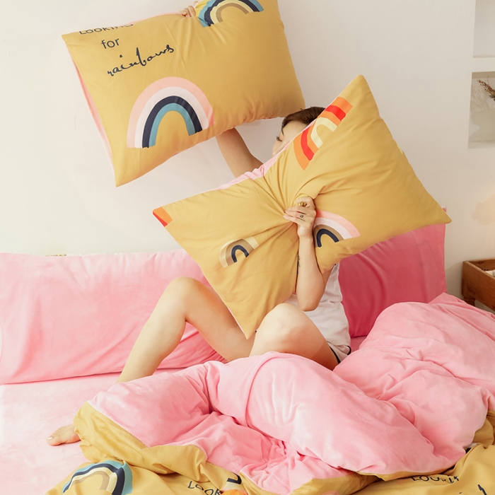 91家纺网 家纺一手货源 找家纺 昔可 2019新款13372棉加绒卡通系列四件套 彩虹-黄