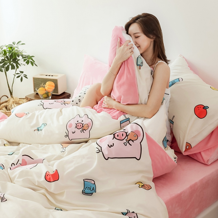 91家纺网 家纺一手货源 找家纺 昔可 2019新款13372棉加绒卡通系列四件套 贪吃猪