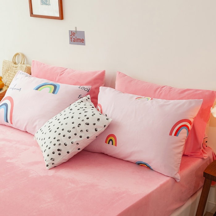 91家纺网 家纺一手货源 找家纺 昔可 2019新款13372棉加绒卡通系列四件套 彩虹-粉