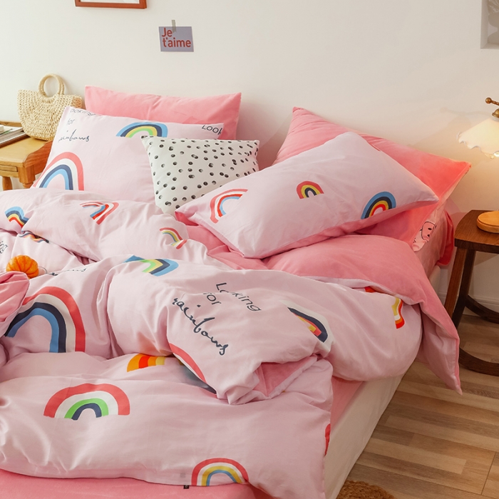 91家纺网 家纺一手货源 找家纺 昔可 2019新款13372棉加绒卡通系列四件套 彩虹-粉