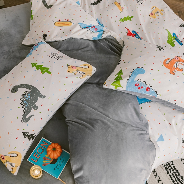 91家纺网 家纺一手货源 找家纺 昔可 2019新款13372棉加绒卡通系列四件套 滑板恐龙