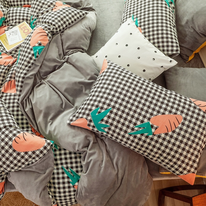 91家纺网 家纺一手货源 找家纺 昔可 2019新款13372棉加绒水果系列四件套 格子胡萝卜