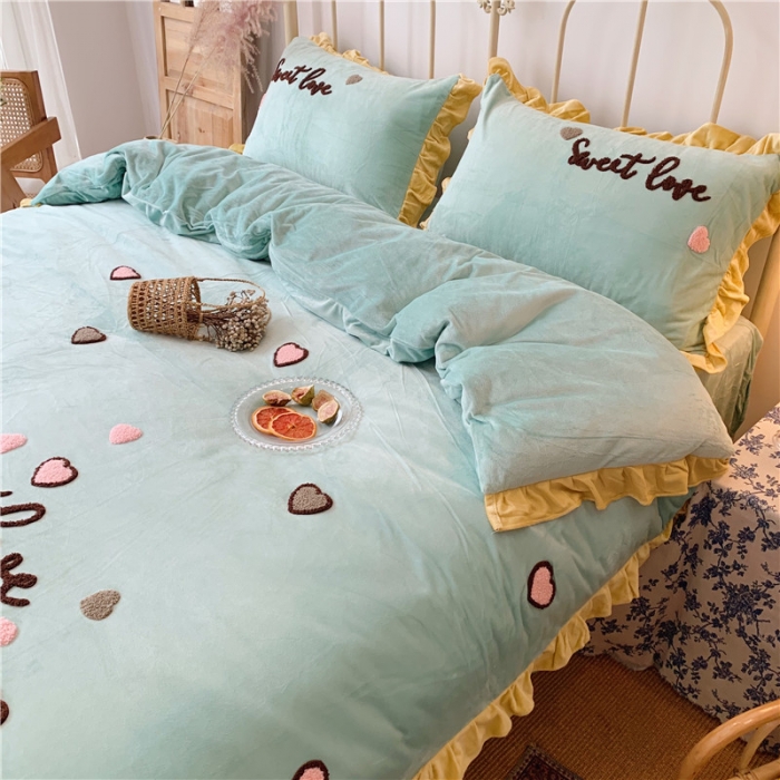 91家纺网 家纺一手货源 找家纺 昔可 2019新款COCO宝宝绒毛巾绣四件套实拍图 豆绿