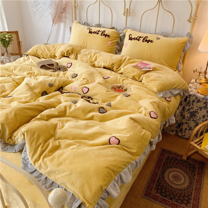 91家纺网 家纺一手货源 找家纺 昔可 2019新款COCO宝宝绒毛巾绣四件套实拍图 姜黄