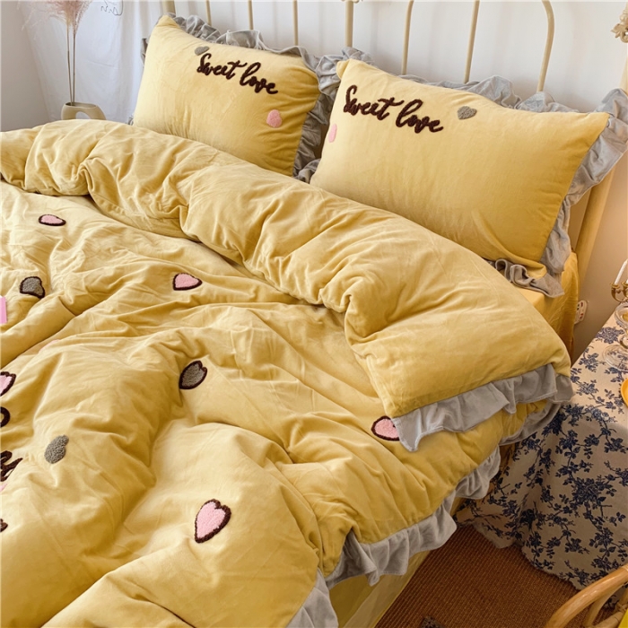 91家纺网 家纺一手货源 找家纺 昔可 2019新款COCO宝宝绒毛巾绣四件套实拍图 姜黄