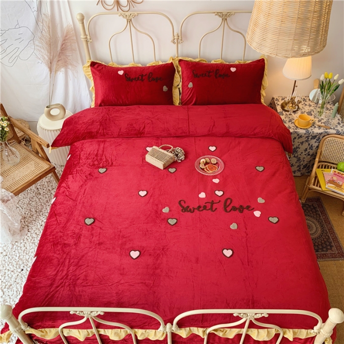 91家纺网 家纺一手货源 找家纺 昔可 2019新款宝宝绒毛巾绣四件套实拍图 酒红