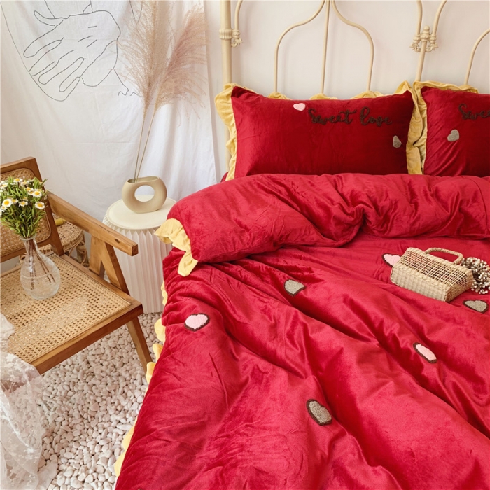 91家纺网 家纺一手货源 找家纺 昔可 2019新款宝宝绒毛巾绣四件套实拍图 酒红