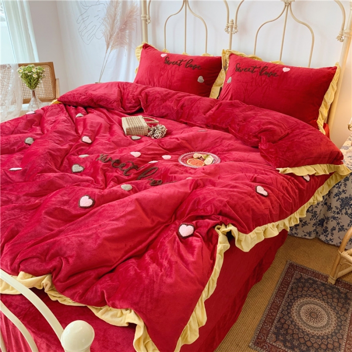 91家纺网 家纺一手货源 找家纺 昔可 2019新款宝宝绒毛巾绣四件套实拍图 酒红