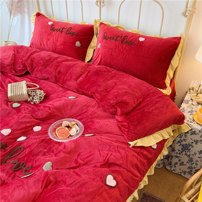 91家纺网 家纺一手货源 找家纺 昔可 2019新款宝宝绒毛巾绣四件套实拍图 酒红