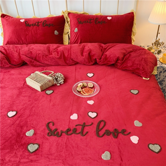 91家纺网 家纺一手货源 找家纺 昔可 2019新款宝宝绒毛巾绣四件套实拍图 酒红