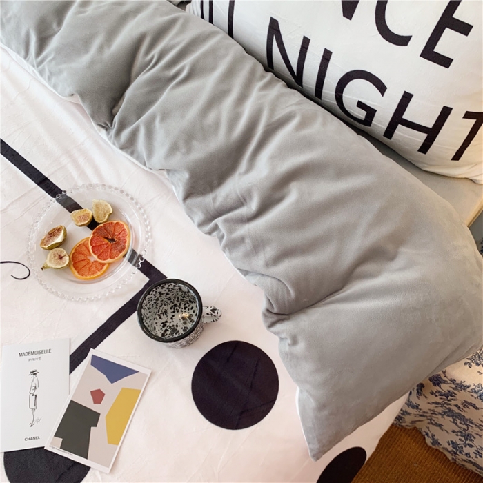 91家纺网 家纺一手货源 找家纺 昔可 2019新款设计师款韩国宝宝绒大版四件套 大波点