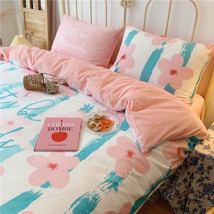 91家纺网 家纺一手货源 找家纺 昔可 2019新款设计师款韩国宝宝绒大版四件套 条纹炫雅花