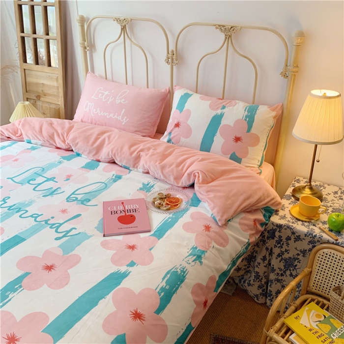 91家纺网 家纺一手货源 找家纺 昔可 2019新款设计师款韩国宝宝绒大版四件套 条纹炫雅花