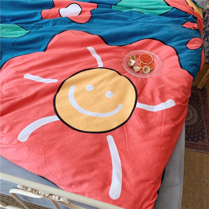 91家纺网 家纺一手货源 找家纺 昔可 2019新款设计师款韩国宝宝绒大版四件套 笑脸花