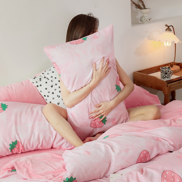 91家纺网 家纺一手货源 找家纺 昔可 2019新款13372棉加绒水果系列四件套大理石纹草莓