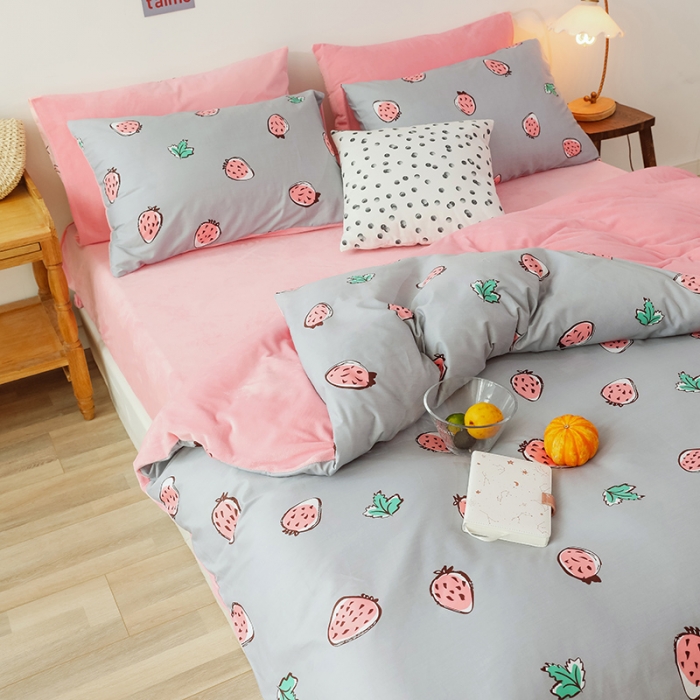 91家纺网 家纺一手货源 找家纺 昔可 2019新款13372棉加绒水果系列四件套 灰小草莓