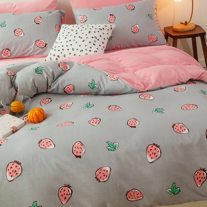 91家纺网 家纺一手货源 找家纺 昔可 2019新款13372棉加绒水果系列四件套 灰小草莓