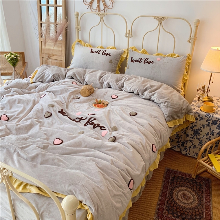 91家纺网 家纺一手货源 找家纺 昔可 2019新款COCO宝宝绒毛巾绣四件套实拍图 灰