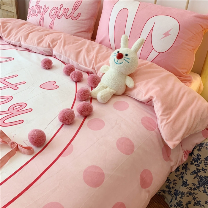 91家纺网 家纺一手货源 找家纺 昔可 2019新款设计师款韩国宝宝绒大版四件套 粉波点