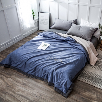 91家纺网 家纺一手货源 找家纺 芃成 2020新款水洗真丝凉感夏被 凡妮莎-宝蓝