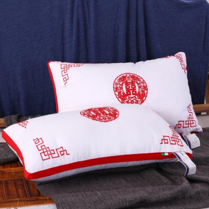 91家纺网 家纺一手货源 找家纺 贤内助家纺 婚庆枕中国风枕芯枕头羽丝枕安睡枕舒适枕保健枕