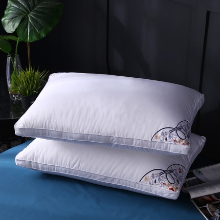 91家纺网 家纺一手货源 找家纺 贤内助 全棉立体对角绣花羽丝枕枕头枕芯保健枕护颈枕