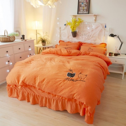 91家纺网 家纺一手货源 找家纺 简爱家纺 2025新款水洗棉绣花四件套床单款 萌猫橘色