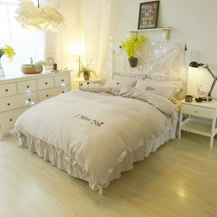 91家纺网 家纺一手货源 找家纺 简爱家纺 2025新款水洗棉绣花四件套床单款 miss灰色