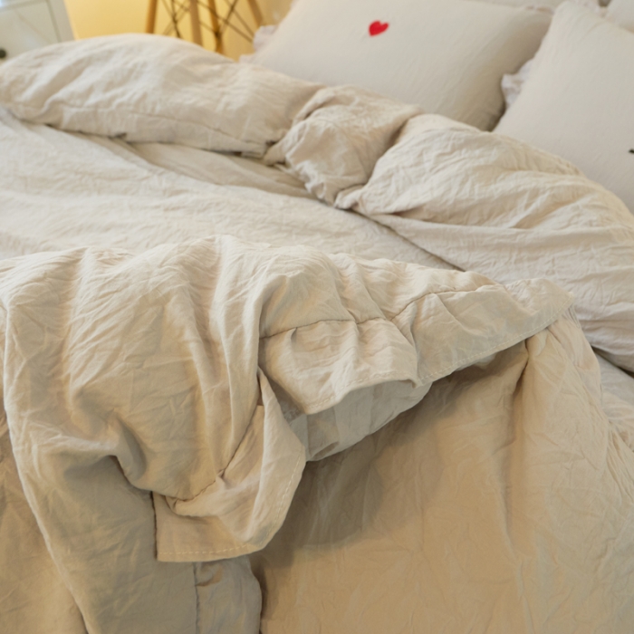 91家纺网 家纺一手货源 找家纺 简爱家纺 2025新款水洗棉绣花四件套床单款 miss灰色