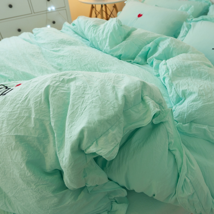 91家纺网 家纺一手货源 找家纺 简爱家纺 2025新款水洗棉绣花四件套床单款 miss蓝色