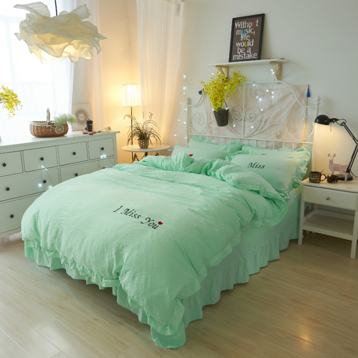 91家纺网 家纺一手货源 找家纺 简爱家纺 2025新款水洗棉绣花四件套床单款 miss蓝色