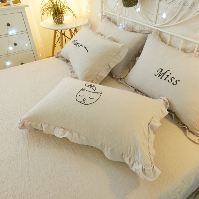 91家纺网 家纺一手货源 找家纺 简爱家纺 2025新款水洗棉绣花四件套床单款 萌猫灰色