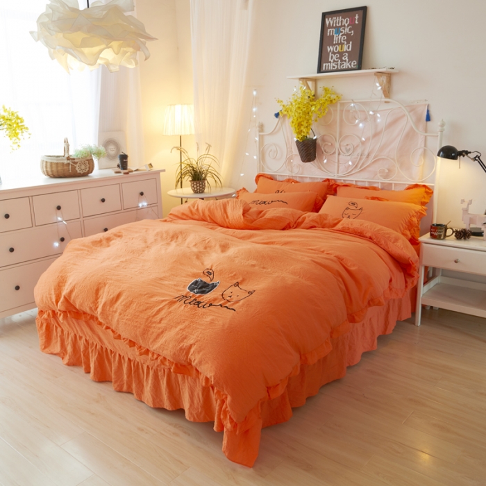 91家纺网 家纺一手货源 找家纺 简爱家纺 2025新款水洗棉绣花四件套床单款 萌猫橘色