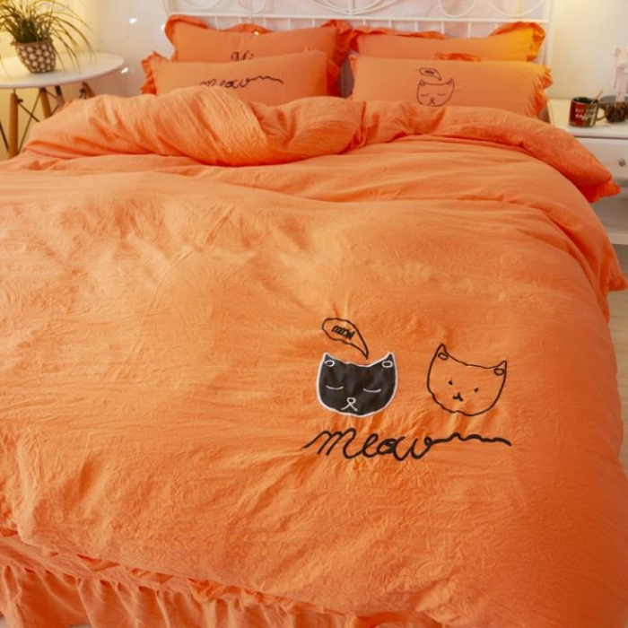 91家纺网 家纺一手货源 找家纺 简爱家纺 2025新款水洗棉绣花四件套床单款 萌猫橘色