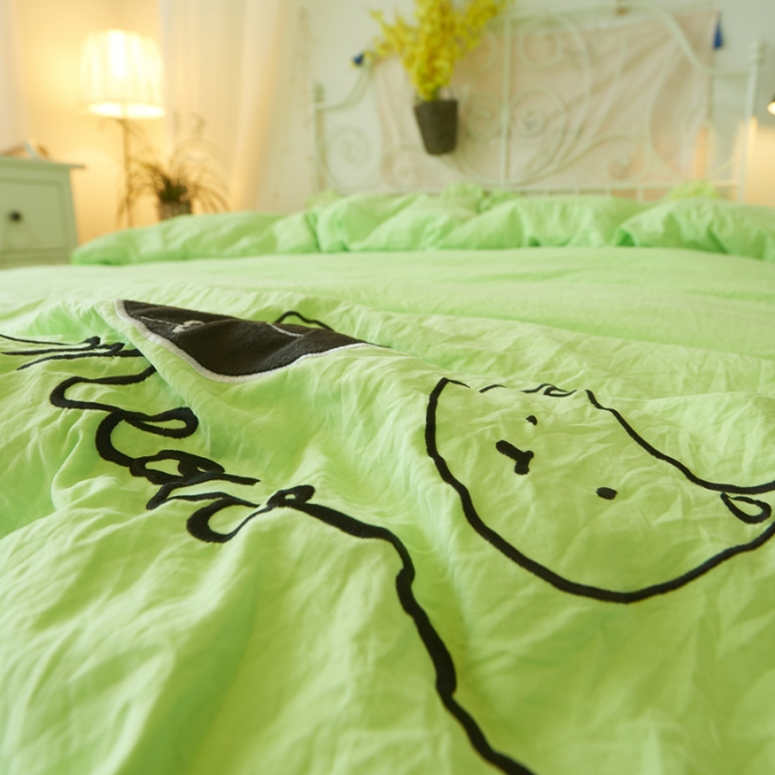 91家纺网 家纺一手货源 找家纺 简爱家纺 2025新款水洗棉绣花四件套床单款 萌猫绿色