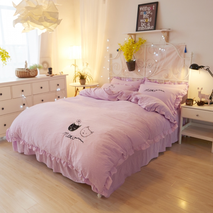 91家纺网 家纺一手货源 找家纺 简爱家纺 2025新款水洗棉绣花四件套床单款 萌猫浅紫