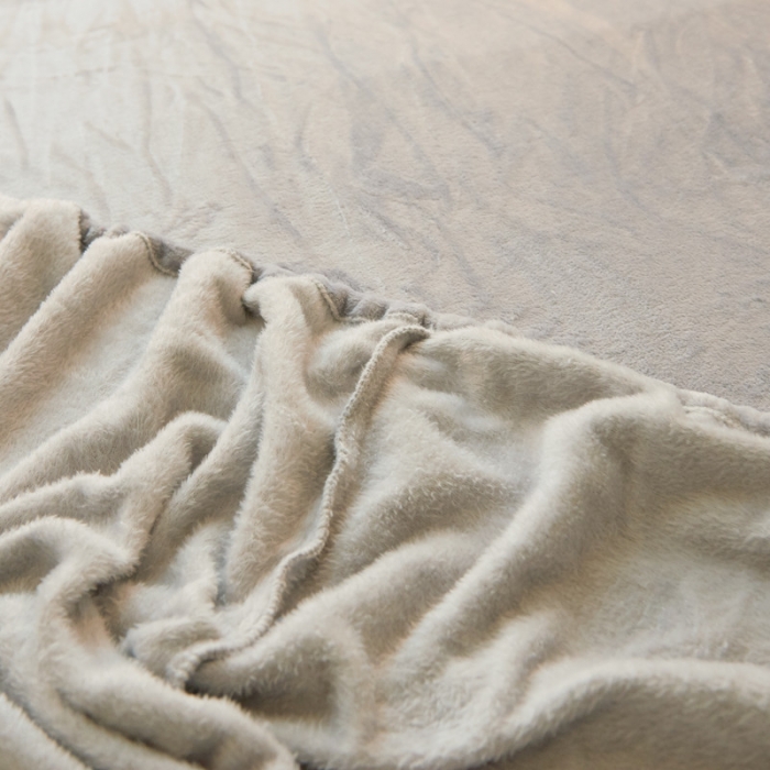 91家纺网 家纺一手货源 找家纺 简爱家纺 2025新款纯色法莱绒单床笠 银灰