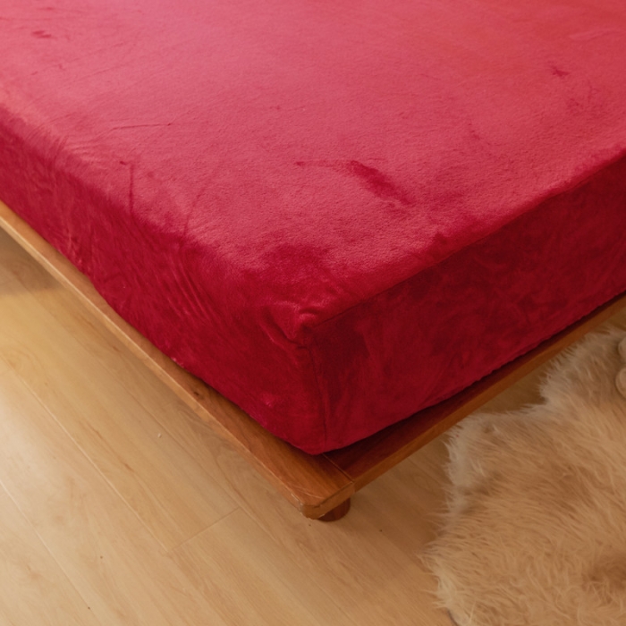 91家纺网 家纺一手货源 找家纺 简爱家纺 2025新款纯色法莱绒单床笠 酒红