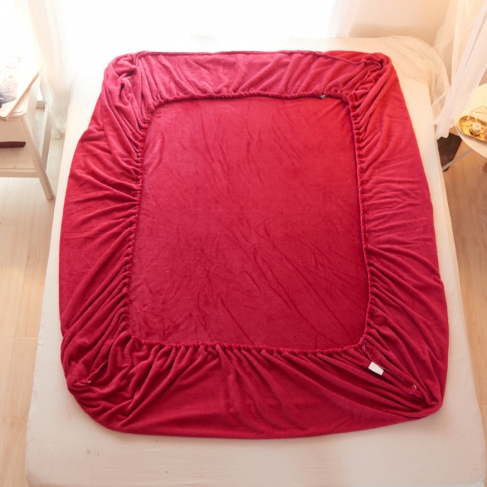 91家纺网 家纺一手货源 找家纺 简爱家纺 2025新款纯色法莱绒单床笠 酒红