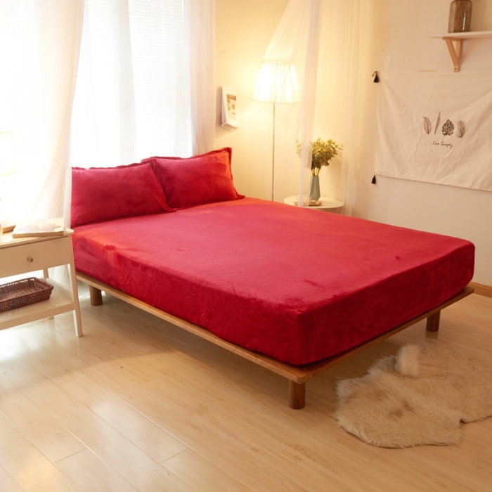 91家纺网 家纺一手货源 找家纺 简爱家纺 2025新款纯色法莱绒单床笠 酒红