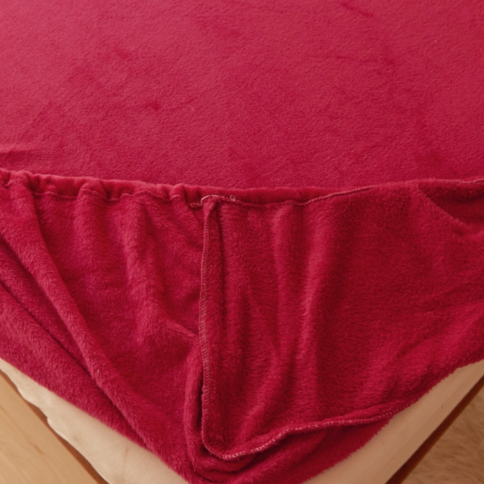 91家纺网 家纺一手货源 找家纺 简爱家纺 2025新款纯色法莱绒单床笠 酒红