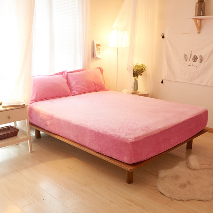 91家纺网 家纺一手货源 找家纺 简爱家纺 2025新款纯色法莱绒单床笠 粉红
